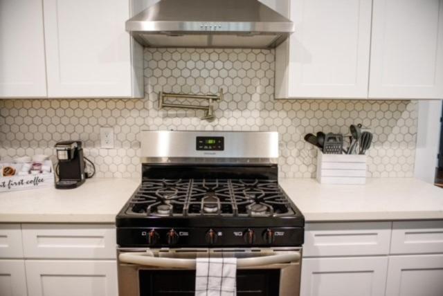 Nola Getaway With King Suite 10 Mins From French Quarter 뉴올리언스 외부 사진